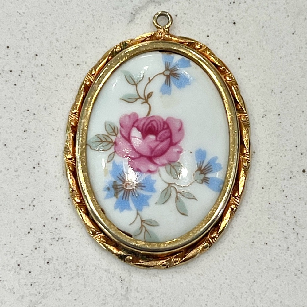 Vintage LIMOGES Hand Painted Flowers Rope Edge Oval Brooch Pin France - Picture 2 of 5